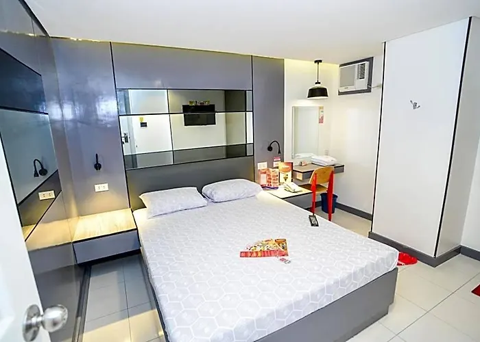 Sogo Aurora Cubao Hotel *